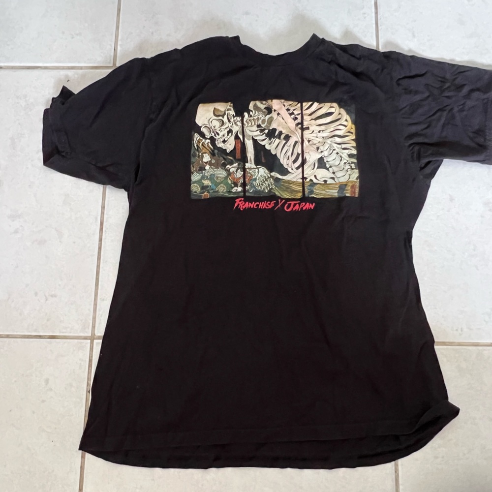 Vintage franchise/japan graphic T shirt in size large